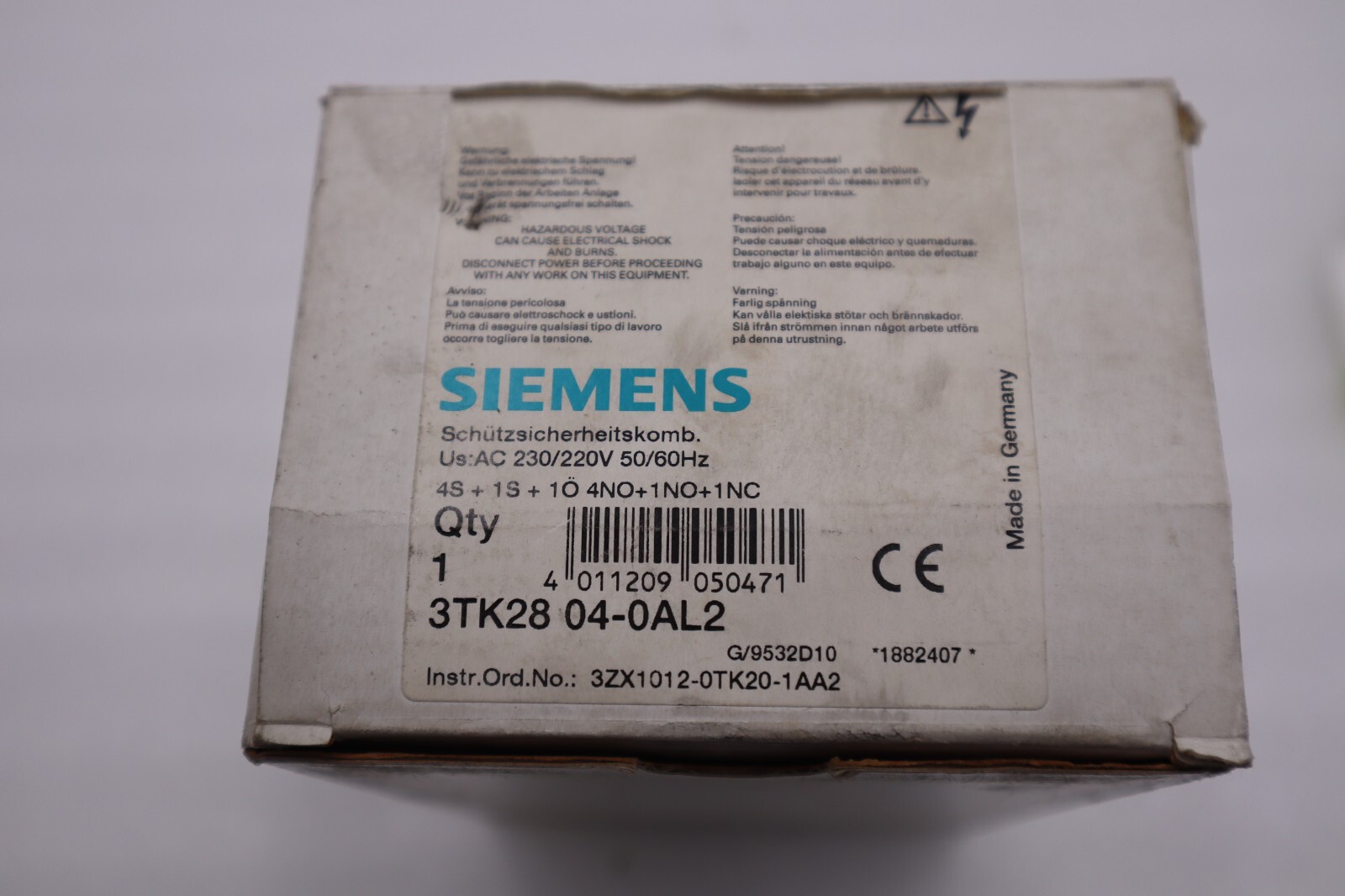 NEW IN BOX SIEMENS 3TK28 04-0AL2/ 3TK28040AL2 SAFETY RELAY CONTACTOR STOCK H370A