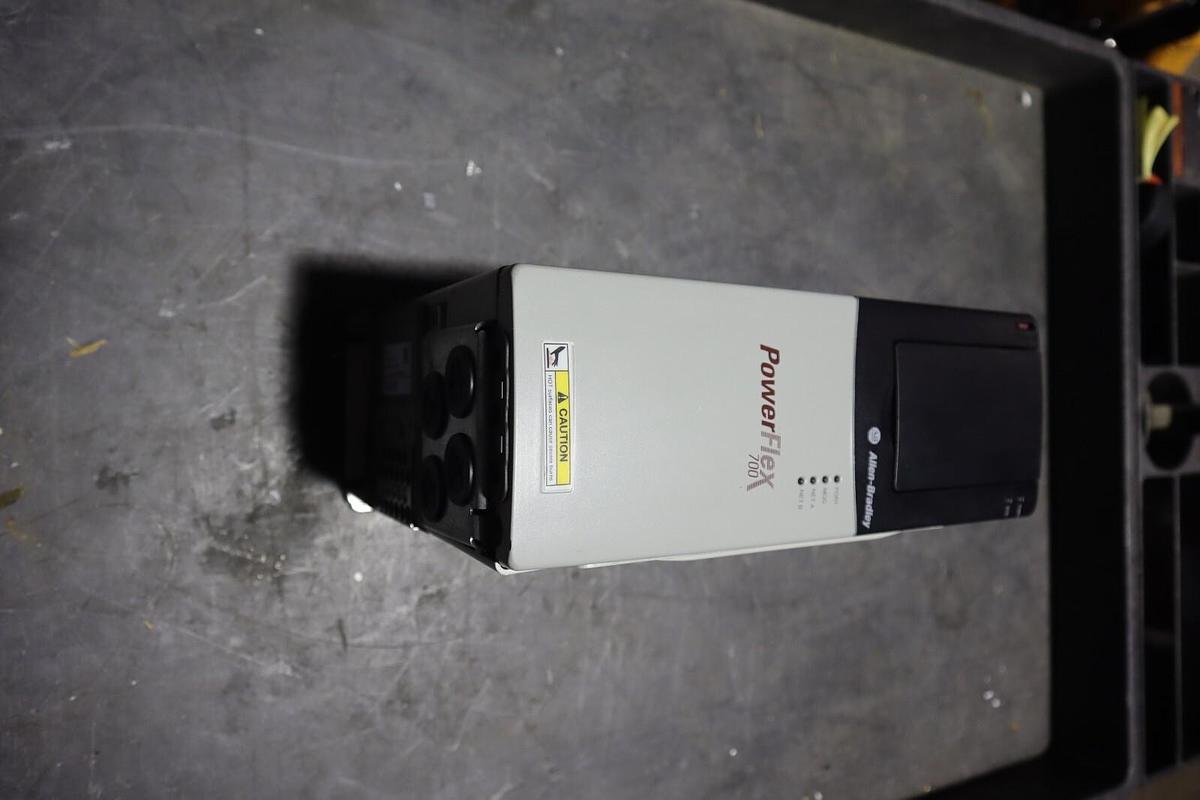 Used Allen Bradley 20BD8P0A0AYNANC0 SER B8A 460V 5HP Powerflex 700 Drive STOCK 4663