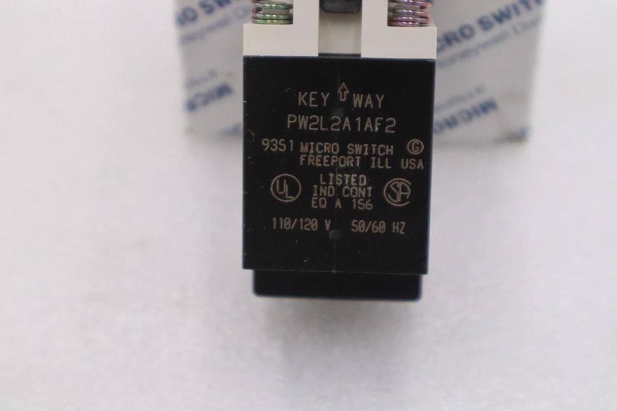 NEW OPEN BOX Honeywell Microswitch Kit IPW2L2C7BF2 Pilot Light PW2L2A1AF2 G780A