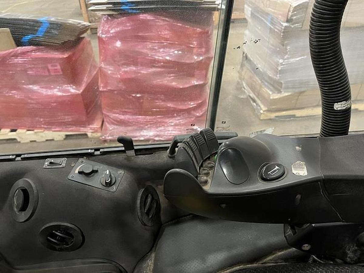 Used 2019 12,000 POUND HYSTER MODEL S120FTPRS ENCLOSED CABIN ROLL CLAMP FORKLIFT