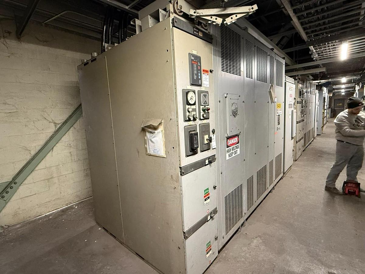 Used ABB CUTLER HAMMER 2500/3333 kVA 13800 Delta to 600Y Dry Type Transformer W/ GEAR