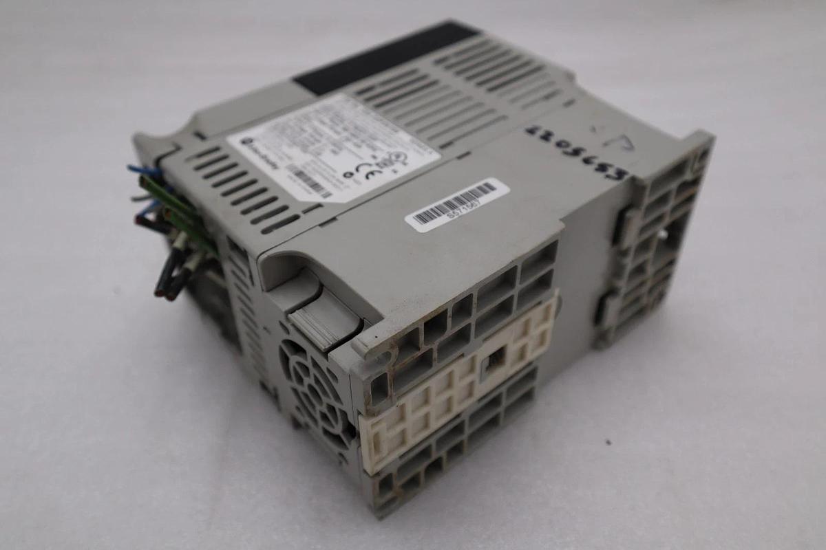 Used Allen Bradley AB 22A-D2P3N104 /A PowerFlex 4 AC Drive 1HP 3Ph 480V STOCK H1404