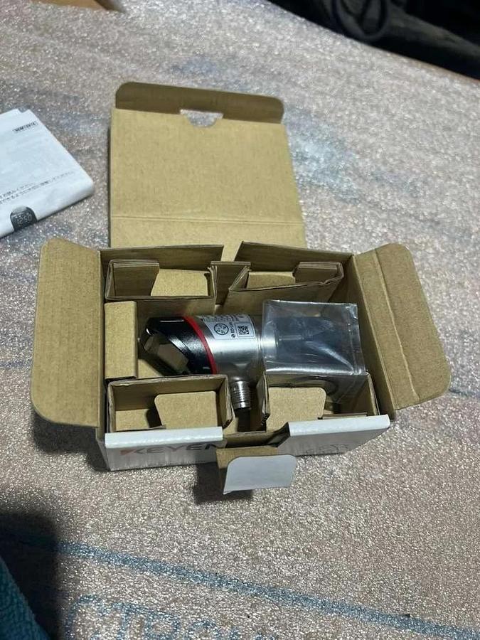 NEW OPEN BOX Keyence GP-M010T Digital Pressure Transducer STOCK L803CC