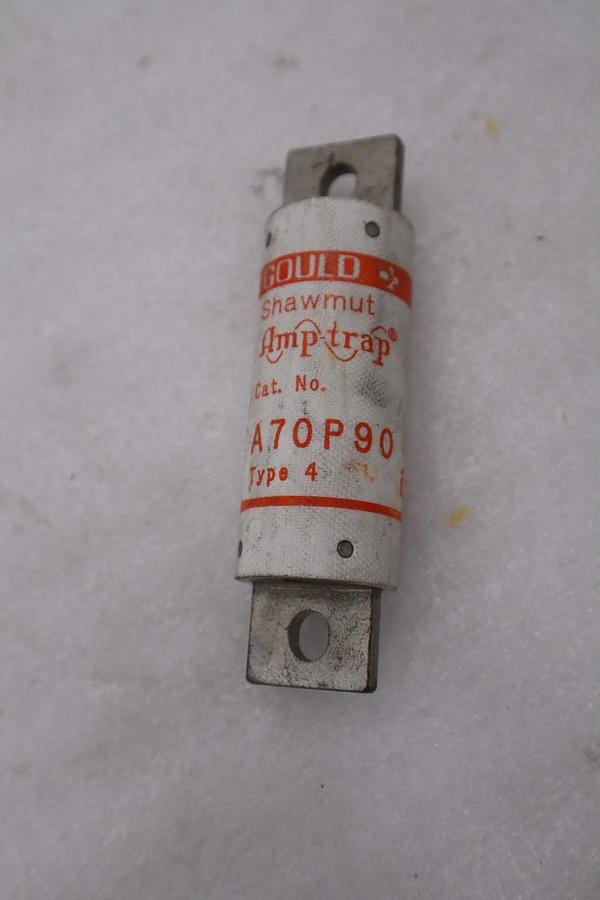 LOT OF 4 - GOULD SHAWMUT AMPTRAP FUSE A70P90 TYPE 4 - STOCK GF613A