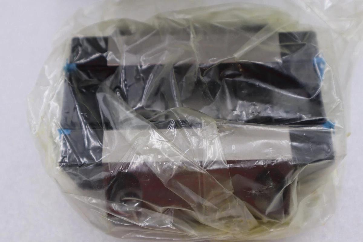 Used NEW R185132310 Bosch Rexroth Roller Rail Runner Block STOCK K-1520A