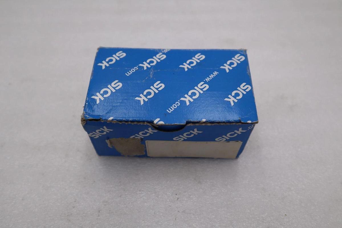Used NEW SICK WE9-3P2430 PHOTOELECTRIC SENSOR RECEIVER 0-10 METER SENSING #H765A