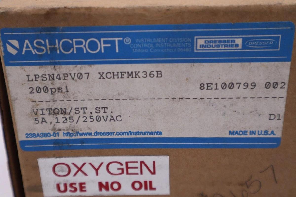 Used NEW ASHCROFT LPSN4PV07 XCHFMK36B Pressure Switch 200psi 125/250VAC STOCK H1032