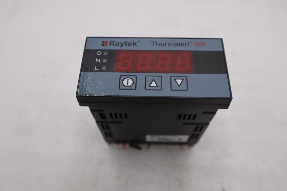 Used FLUKE RAYTEK THERMALERT GP RAYGPCM 2469932 TEMPERATURE CONTROL PANEL METER