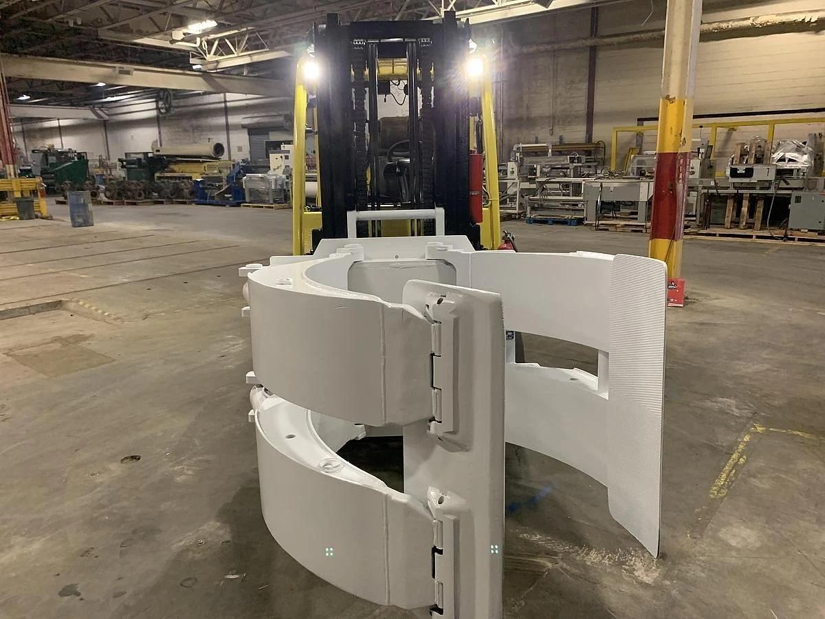 Used 15,500 POUND HYSTER MODEL S155FT FORKLIFT WITH 84" CASCADE PAPER ROLL CLAMP