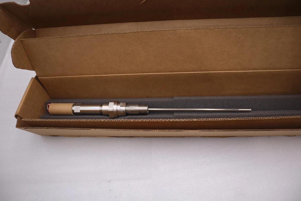 NEW IN BOX ROSEMOUNT 0068N21C30N080 TEMPERATURE SENSOR STOCK G55A