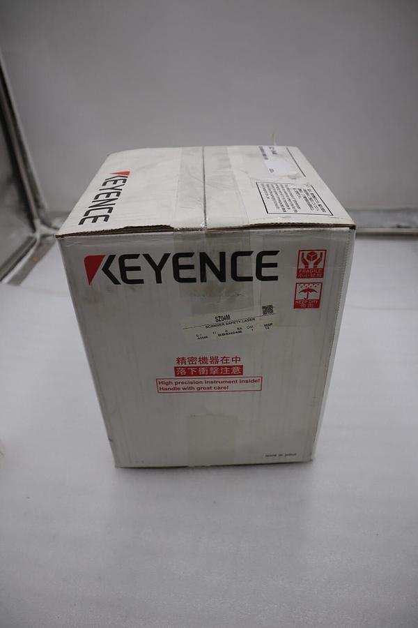 KEYENCE SZ-04M SAFETY LASER SCANNER SZ04M NEW IN BOX STOCK 4423A