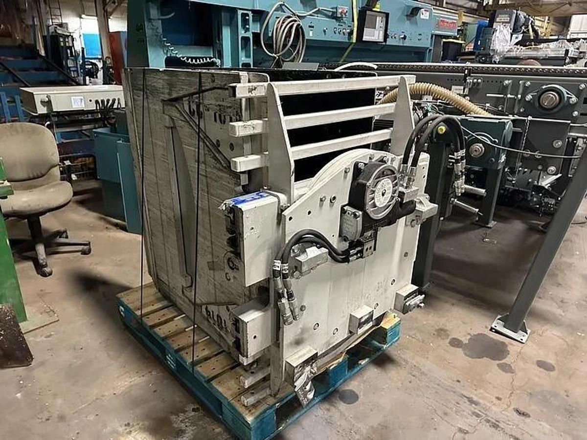 Used CASCADE 25D35065 CARTON CLAMP FORKLIFT ATTACHMENT