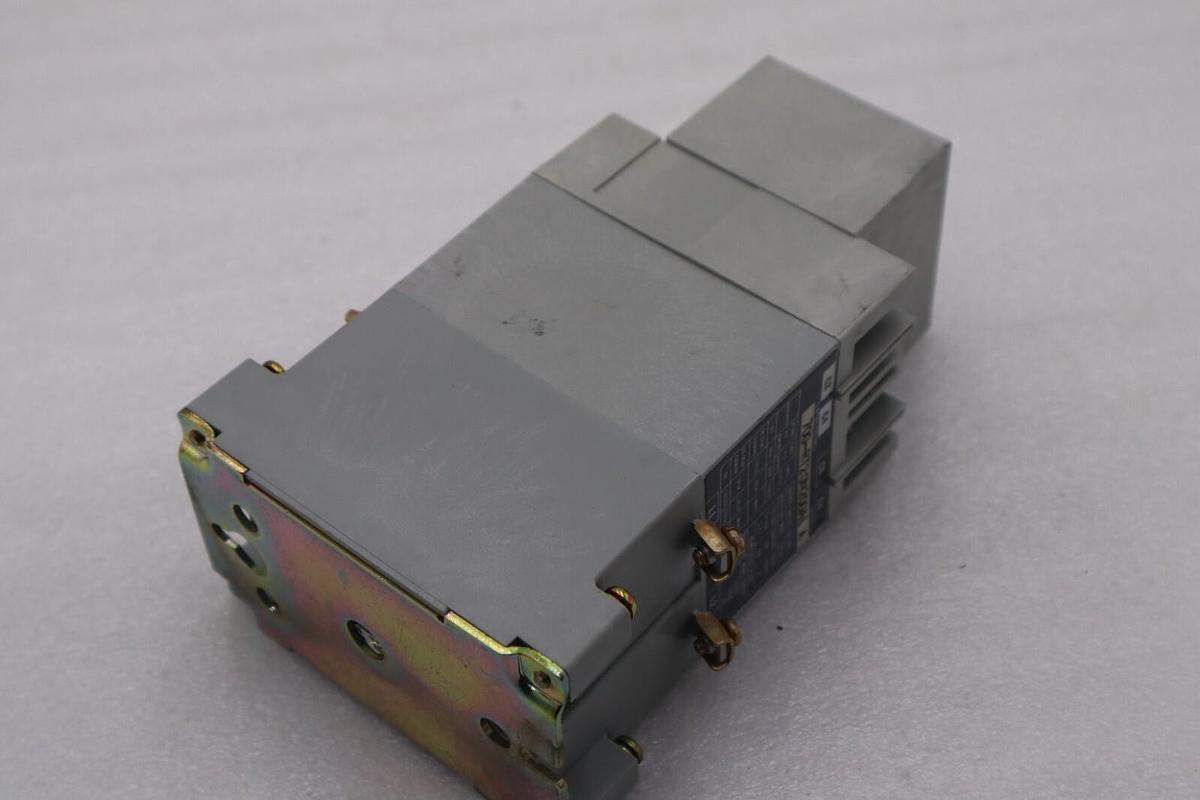 Used ALLEN BRADLEY 700-RT20N200A1 SERIES B STOCK 5517