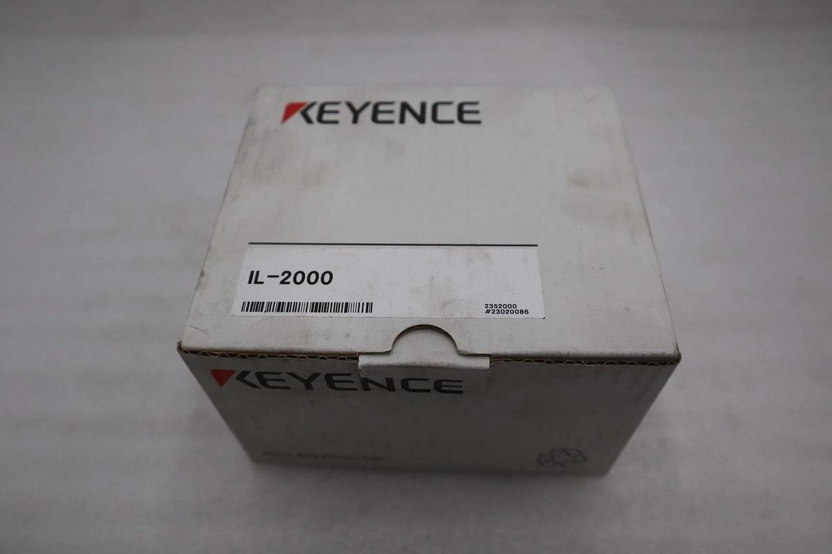 Used New Box Keyence IL-2000 IL2000 Laser Sensor 1000 to 3500MM Measuring Distance