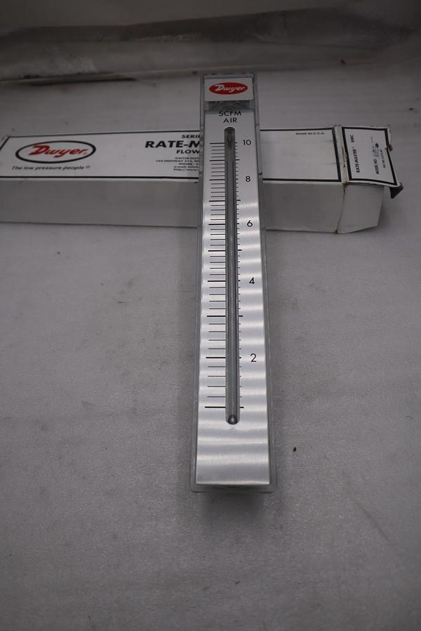Dwyer RMC-121 RATE MASTER FLOWMETER SCFM AIR - NEW IN BOX - STOCK 865B