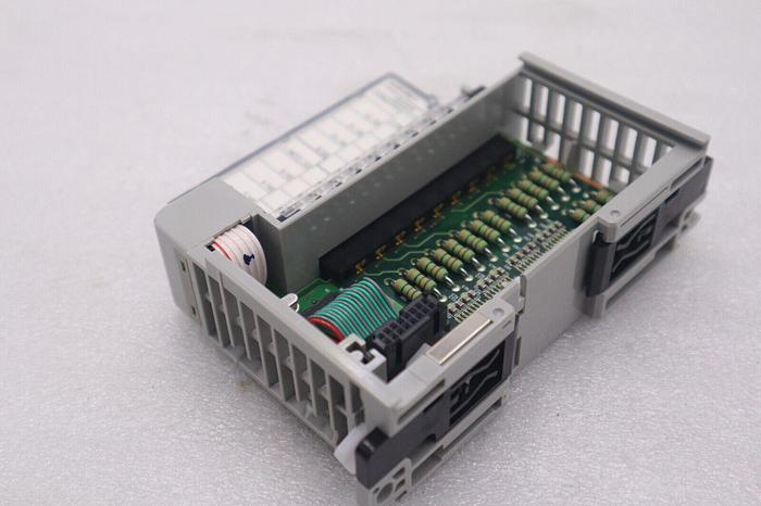 New Allen Bradley AB 1769-IQ16 Compact I/O Input Module STOCK B-1433