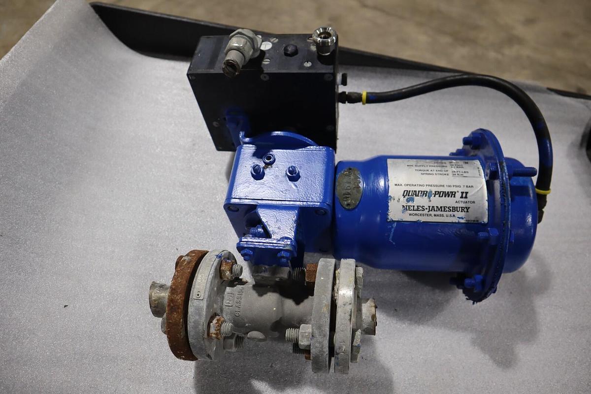 Used 1" Jamesbury Stainless Ball Valve QUADRA-POWR II STOCK S-619