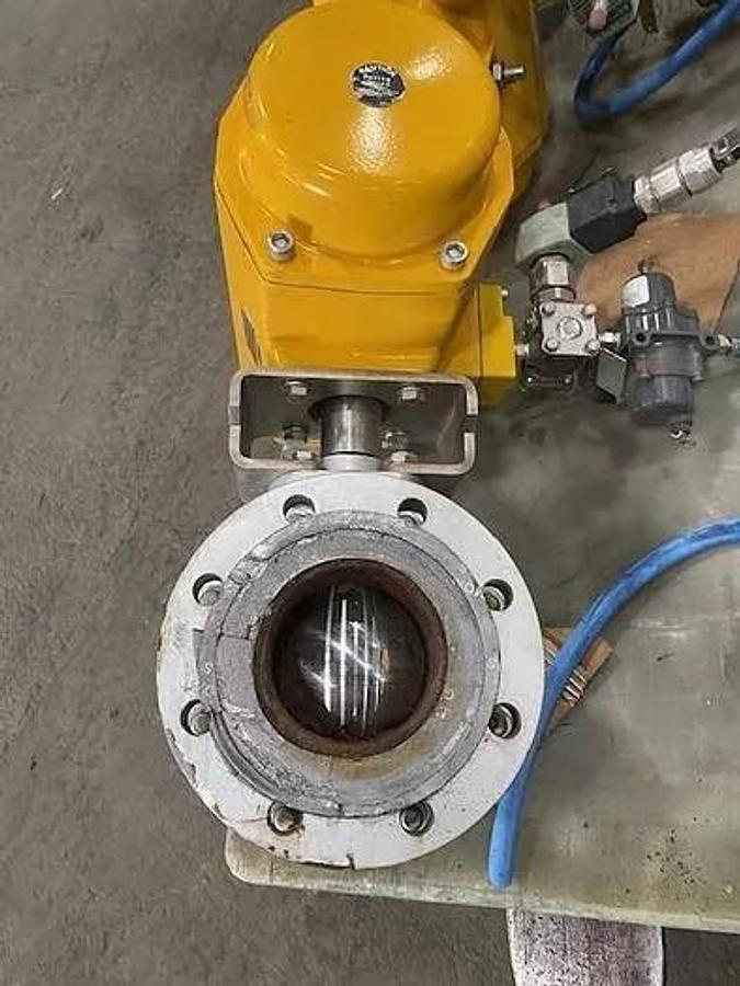 Used EMERSON FIELDQ TYPE OSO6OOO-004STACW ACTUATOR WITH 3" BALL VALVE