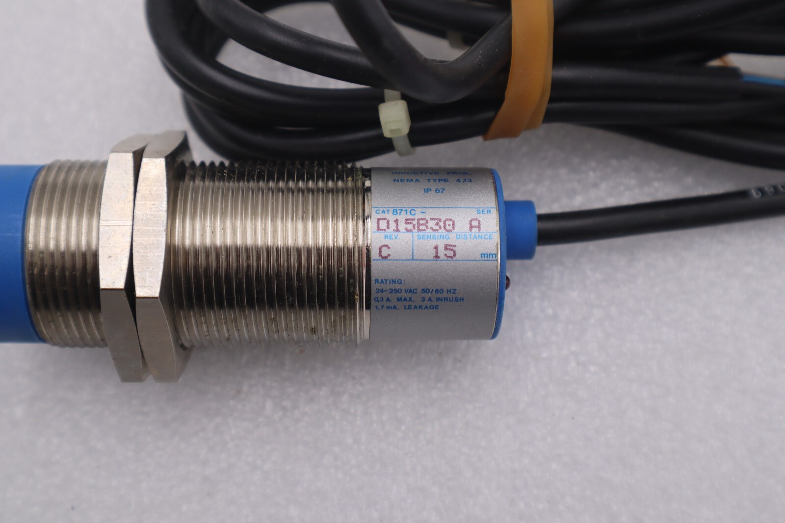 Used ALLEN BRADLEY 871C-D15B30 PHOTO SWITCH SER A #K-551A