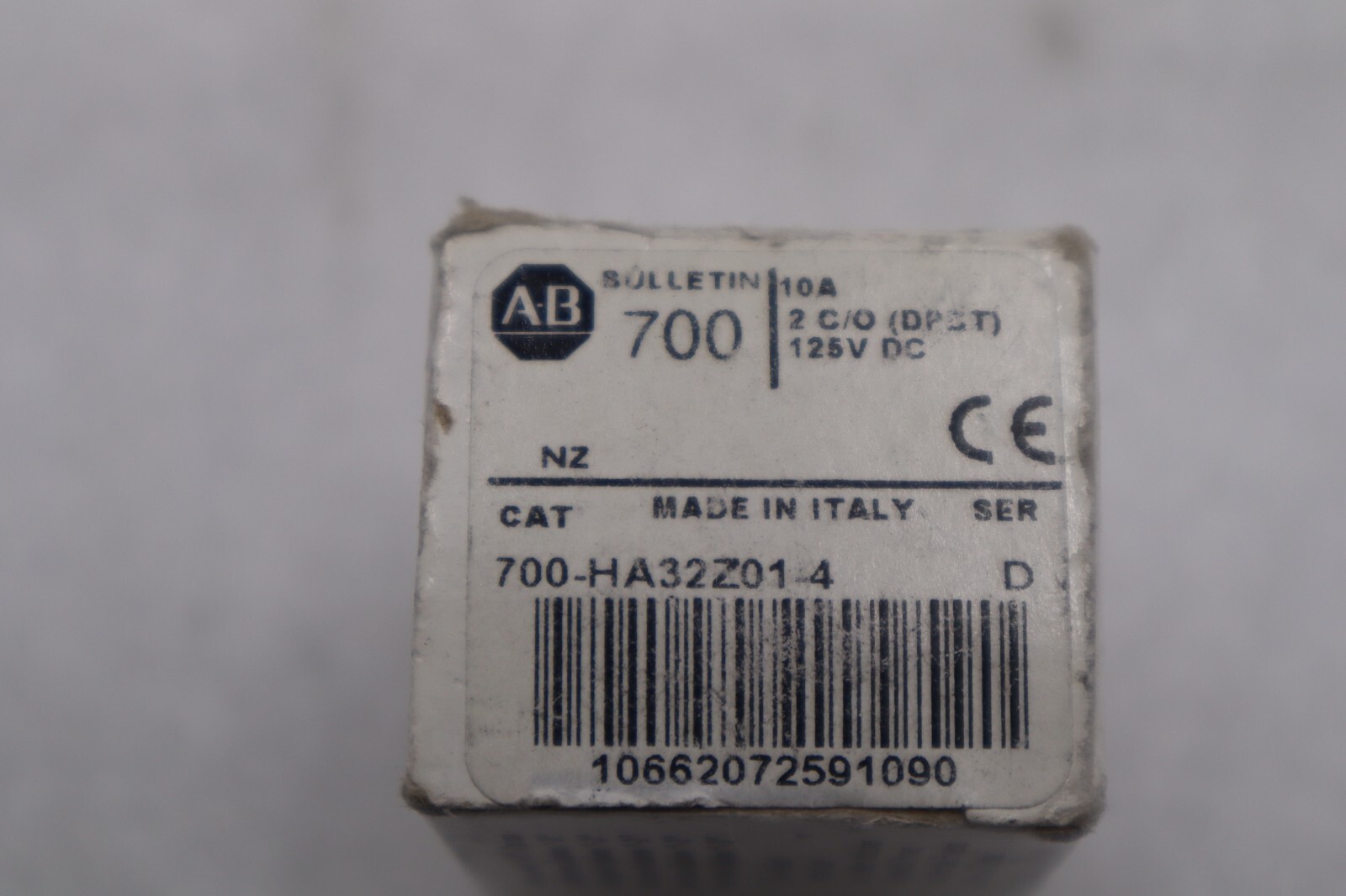 ALLEN BRADLEY 700-HA32Z01-4 Series D 700HA32Z014  125 V DC STOCK K-3411