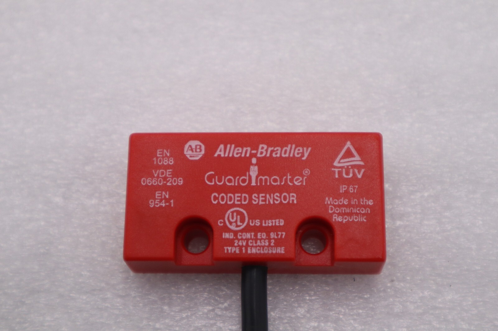 Used NEW OPEN BOX ALLEN BRADLEY AB 440N-Z2NRS1C GUARD MASTER STOCK L-518-C