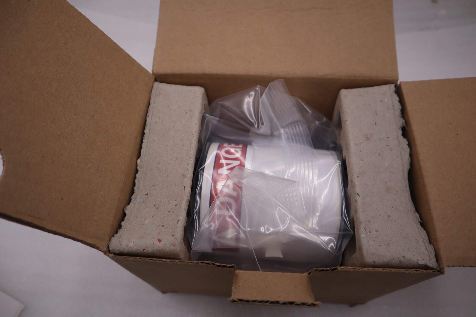 NEW IN BOX BRADY B30-25-595-ANSIDA Label Red/White 4.000 In. 6XHA0 STOCK H105