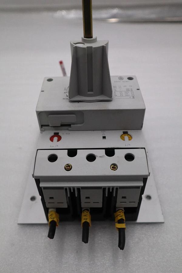 Used Moeller NZM7-40N 40 Amp 480V 50/60HZ Circuit Breaker STOCK 5332