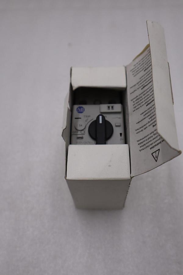NEW ALLEN BRADLEY 140U-D6D2-B30 MOLDED CASE CIRCUIT BREAKER D-FRAME STOCK H279A