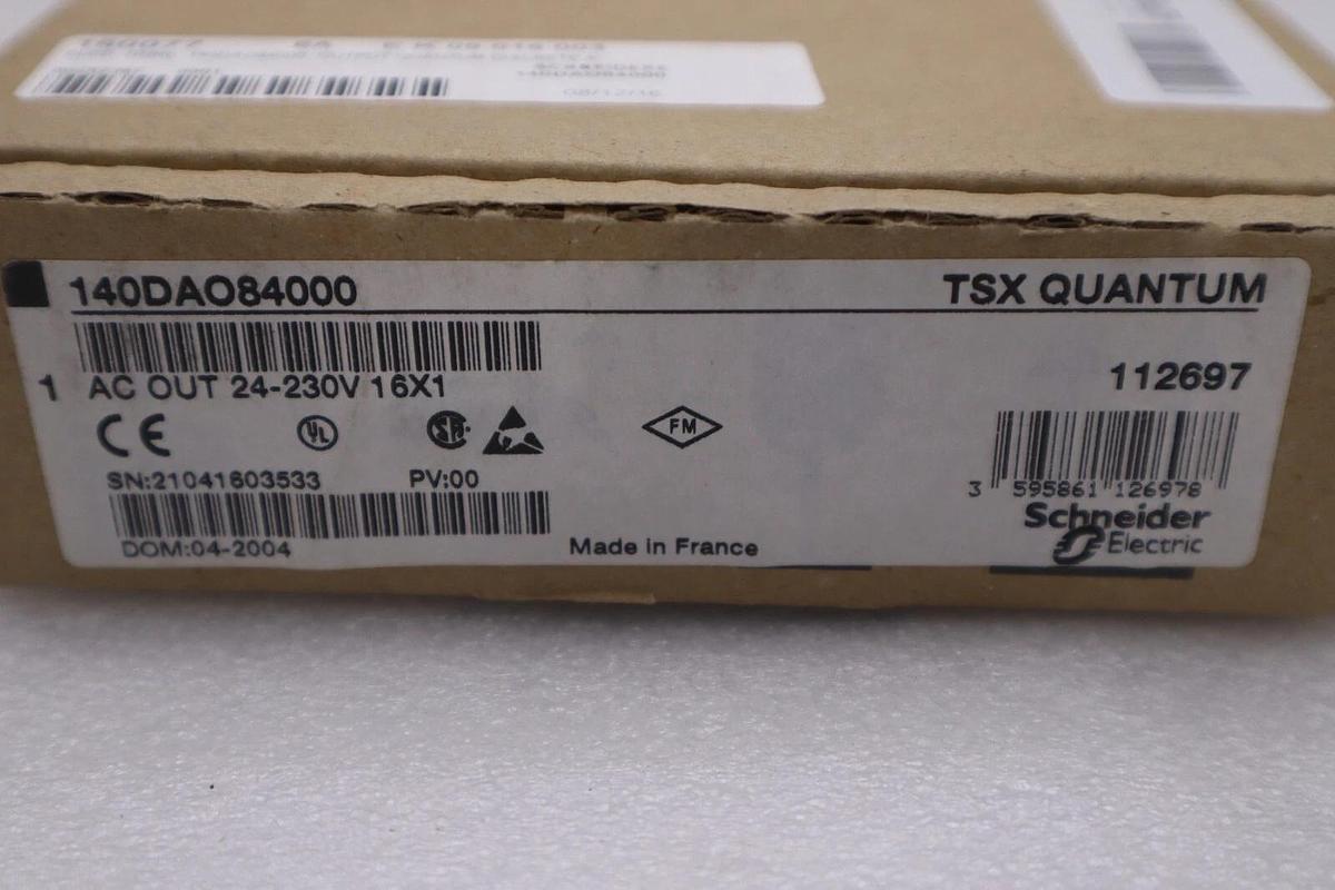 NEW OPEN BOX Schneider 140DAO84000 Discrete Output Module STOCK G455