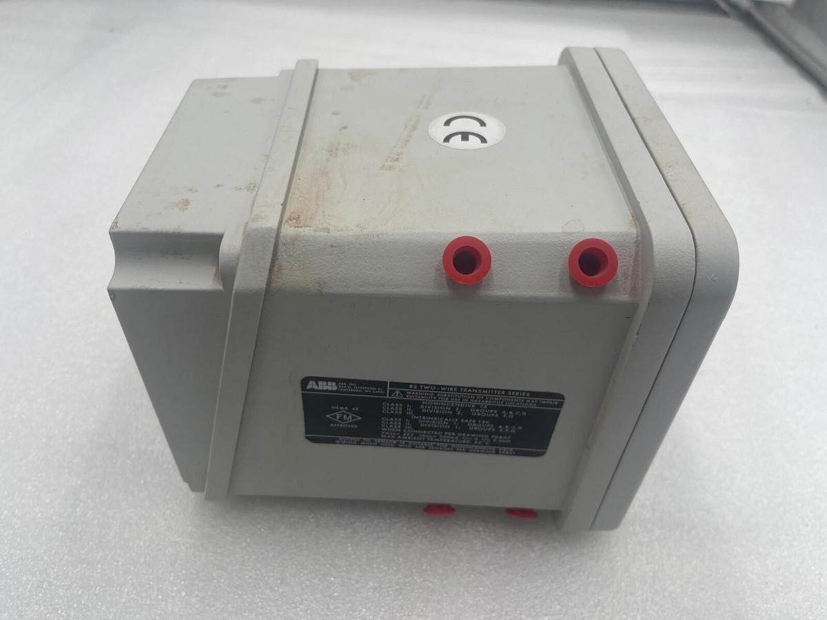 Used ABB TB82TE1010110 TB82TE 2-Wire Conductivity Transmitter, Pipe Mounting 2135