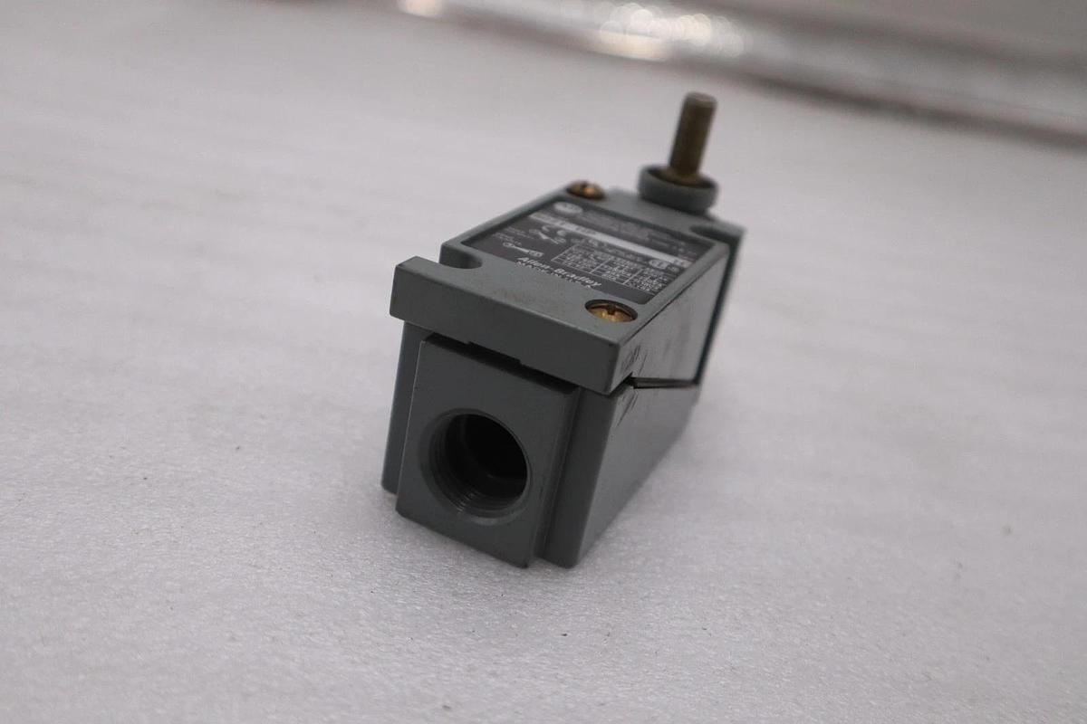 Used Allen Bradley Switch 802T-HP NEW UNIT STOCK K-4028CC