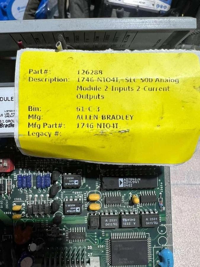 NEW OPEN BOX AB Allen Bradley 1746-NIO4I SLC 500 Input/Output Module STK L808CC