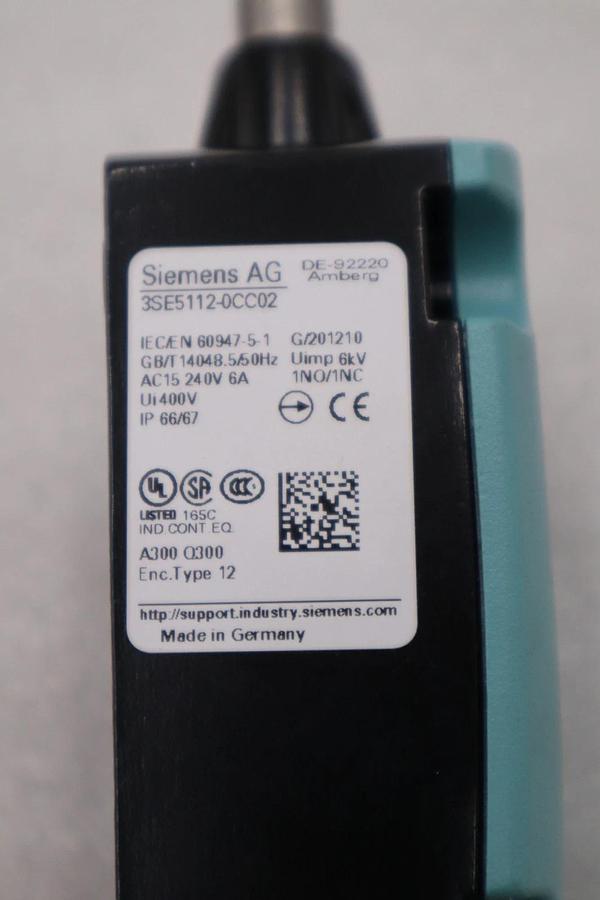 SIEMENS 3SE5112-0CC02 / 3SE51120CC02 NEW NO BOX STOCK H1157A