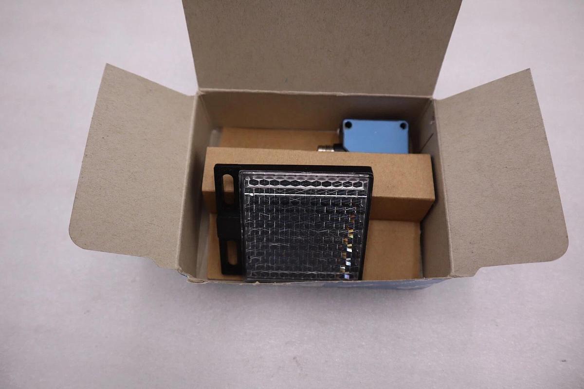 SICK WL100-2P3429 / WL1002P3429 (BRAND NEW) STOCK H236A
