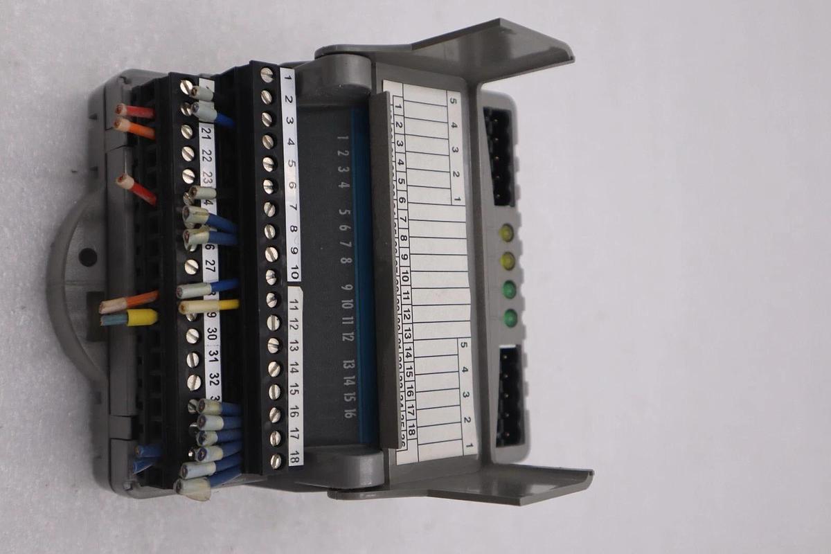 Used GIDDINGS & LEWIS M.1300.7372 R1 Input Module 24VDC SINK/SOURCE STOCK 644-D