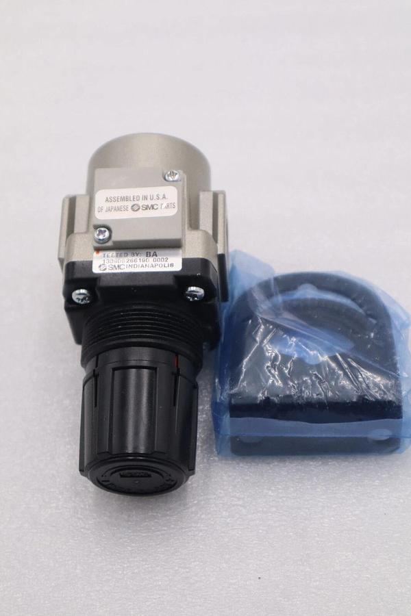 Used NEW SMC AR30-N03BE-Z-X3 Modular Pneumatic Regulator STOCK L-339-C