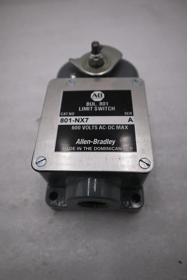 NEW OPEN BOX AB Allen Bradley 801-NX7 Limit Switch STK CC184