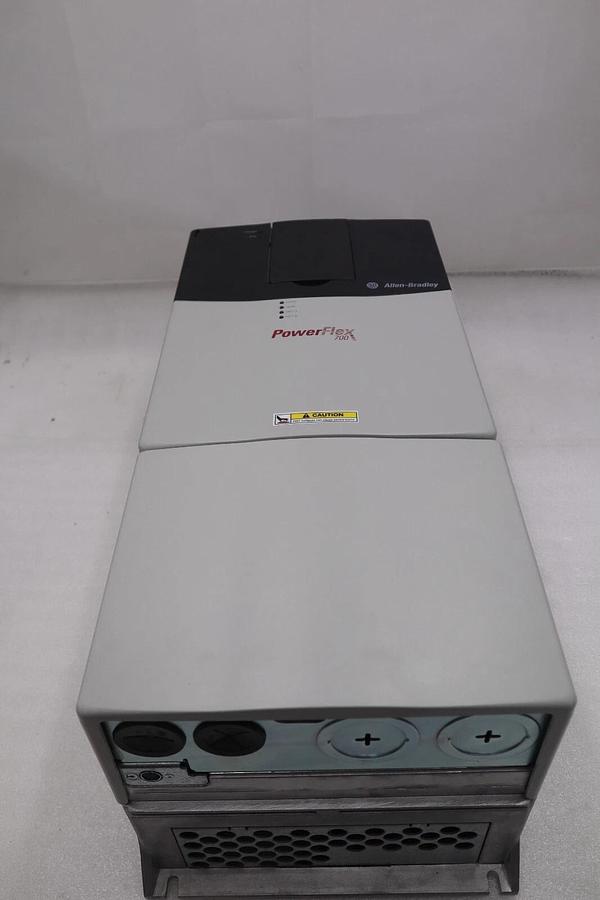 ALLEN BRADLEY 20BC072A0AYNANC0 NEW 480V POWERFLEX 700 DRIVE 50 HP STOCK 4853
