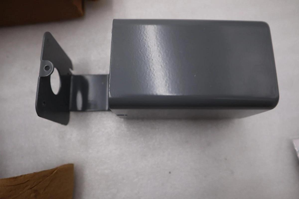 NEW OPEN BOX Honeywell Q615A 1004 Enclosure STOCK GF78A