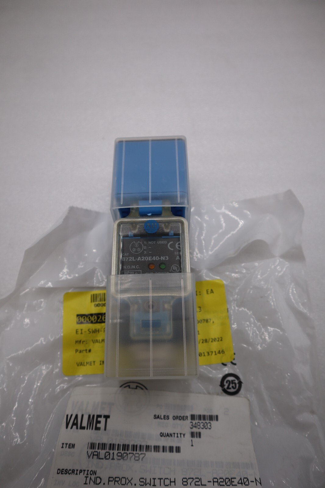 Used NEW OPEN BOX AB ALLEN BRADLEY 872L-A40E40-N3 /A PROXIMITY SENSOR 20-250VAC G547A