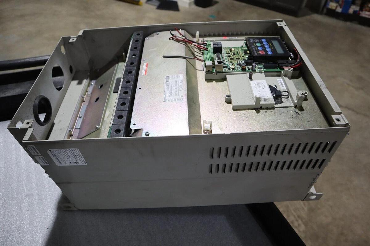 Used ALLEN BRADLEY 22C-D142A103 POWERFLEX 400 100HP STOCK S-570