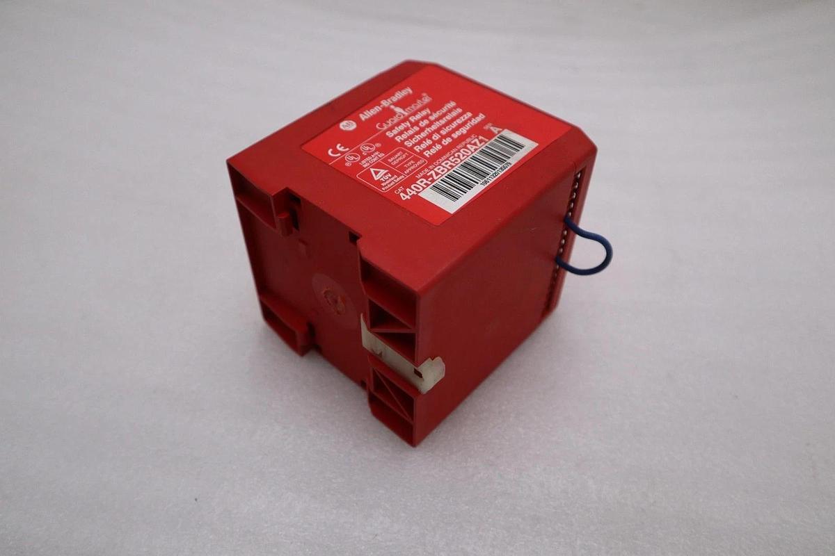 AB Allen-Bradley 440R-ZBR520AZ1 Guard Master Safety Relay STK GF120A
