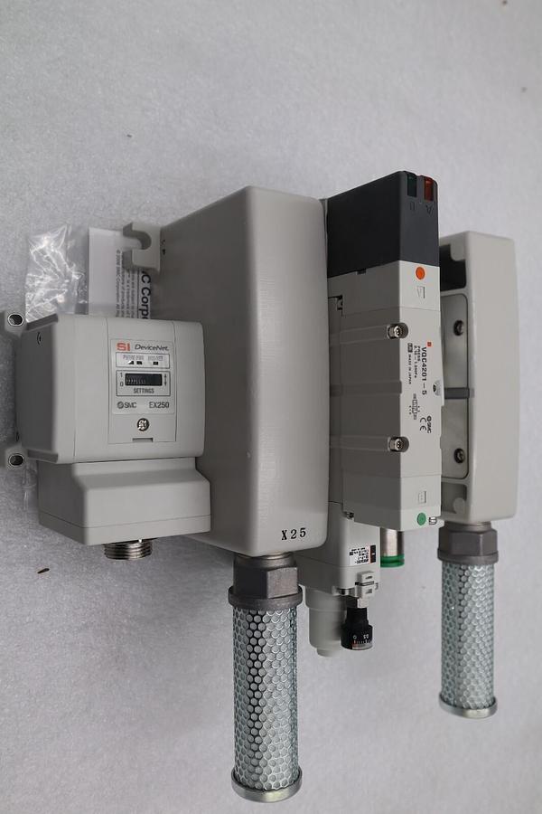 Used SMC VV5QC4-J1L71A / VV5QC4J1L71A W/COMPONENTS VQC4201-5 / EX250 DEVICENET #S-356