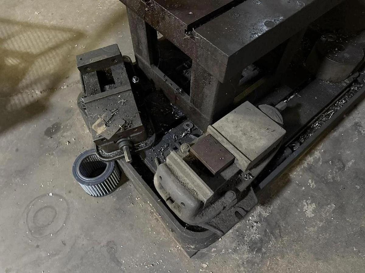 Used YODOGAWA RADIAL DRILL PRESS TYPE YMR-840