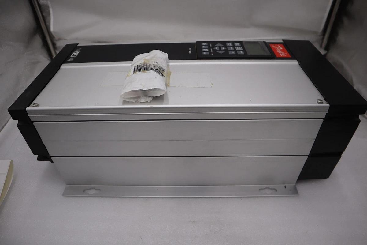Used NEW DANFOSS VLT5006 PT5C54STR3DLF00A00C0 175Z0293 VARIABLE SPEED DRIVE #H1105