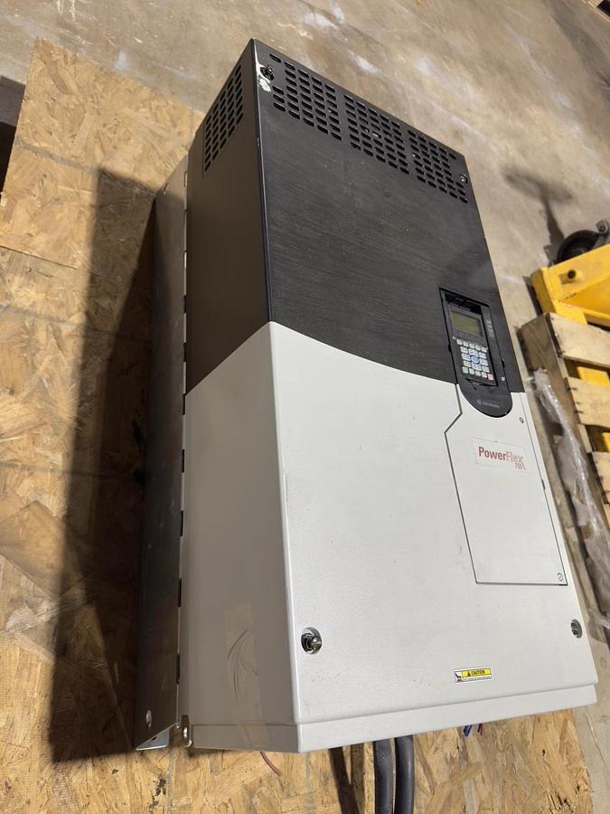 Used ALLEN BRADLEY 20GWANC415AN6VNHN8-RW AC DRIVE LIQUID COOLED 3 PHASE OUTPUT #S682