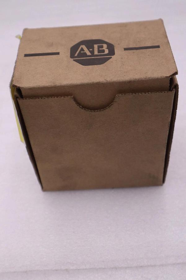 Used NEW OPEN BOX AB Allen-Bradley 592-EUTC Ser. A Eutectic Overload Relay STK 5720CC