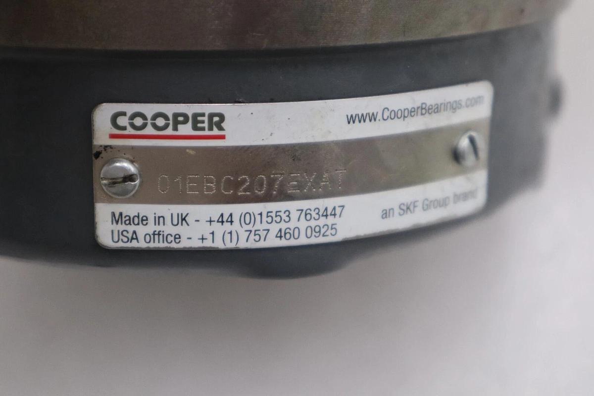 Used 01EBC207EXAT - Cooper Bearing SKF NEW STOCK H811