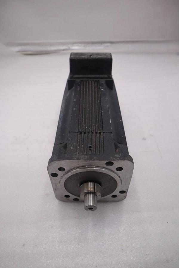 Used ALLEN BRADLEY 1326AB-B420H-M2L SERVO MOTOR AC PERMANENT MAGNET STOCK M-162