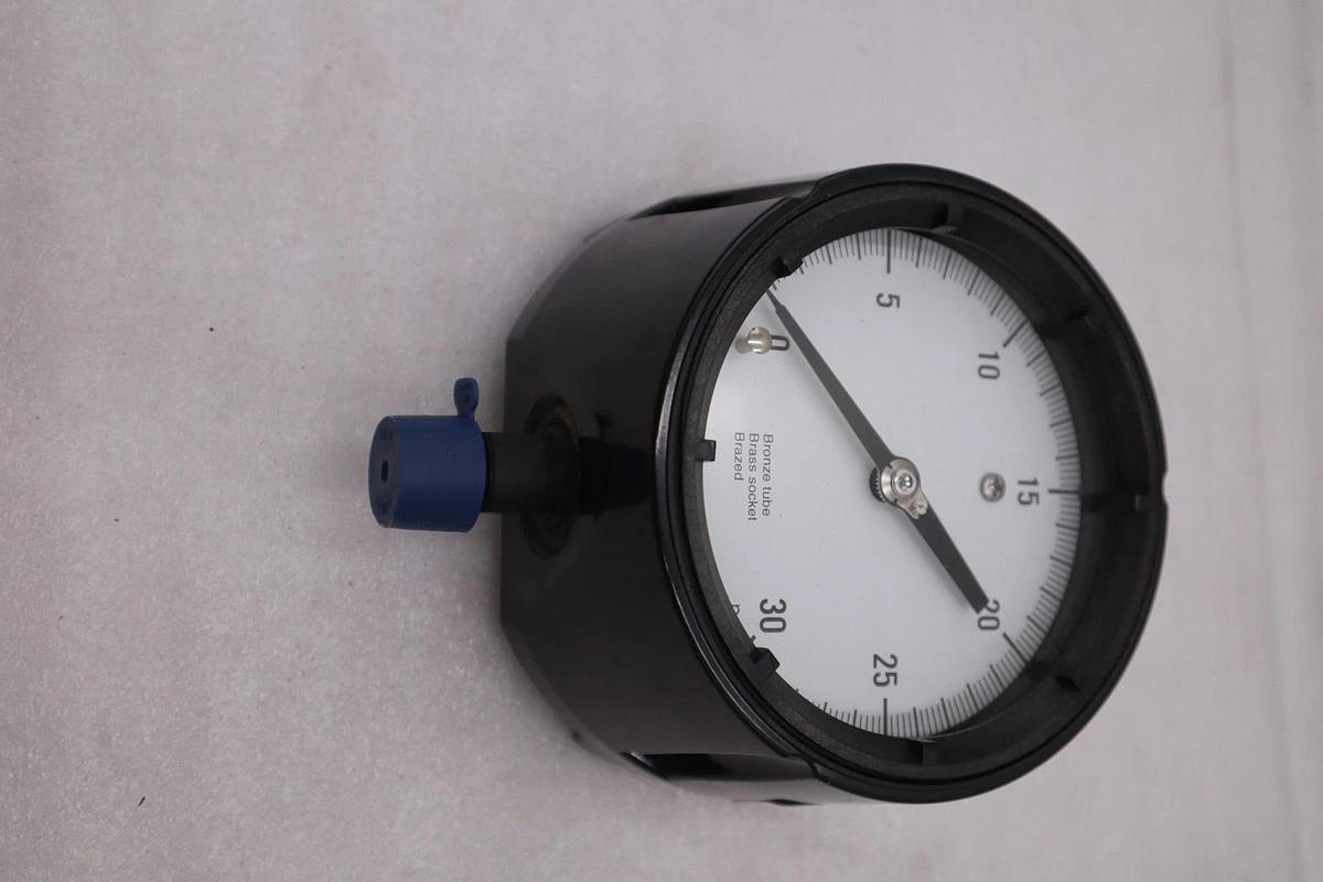 Used ASHCROFT 45-1279-AS-04L-30 PRESSURE GAUGE - NEW IN BOX - STOCK GF1284
